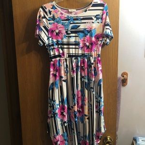 Knee length dress, beautiful colors!